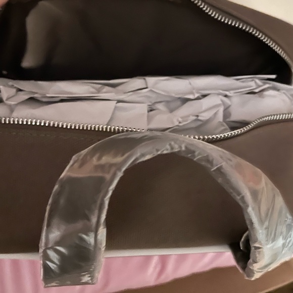 Loungefly Walt Disney Productions Travel Bag/Tote bag new with tags - Picture 4 of 5